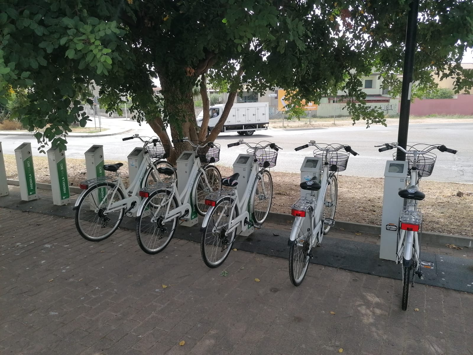 Le biciclette nella postazione Caracalla a Monserrato