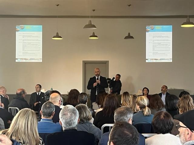 Un'immagine dell'incontro nella sala conferenze delle Saline Conti Vecchi
