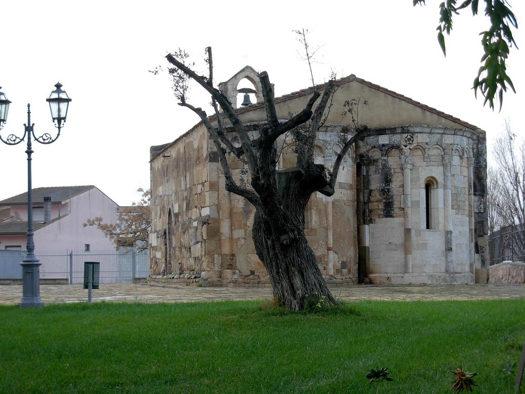 Retro della Chiesa Romanica di San Platano