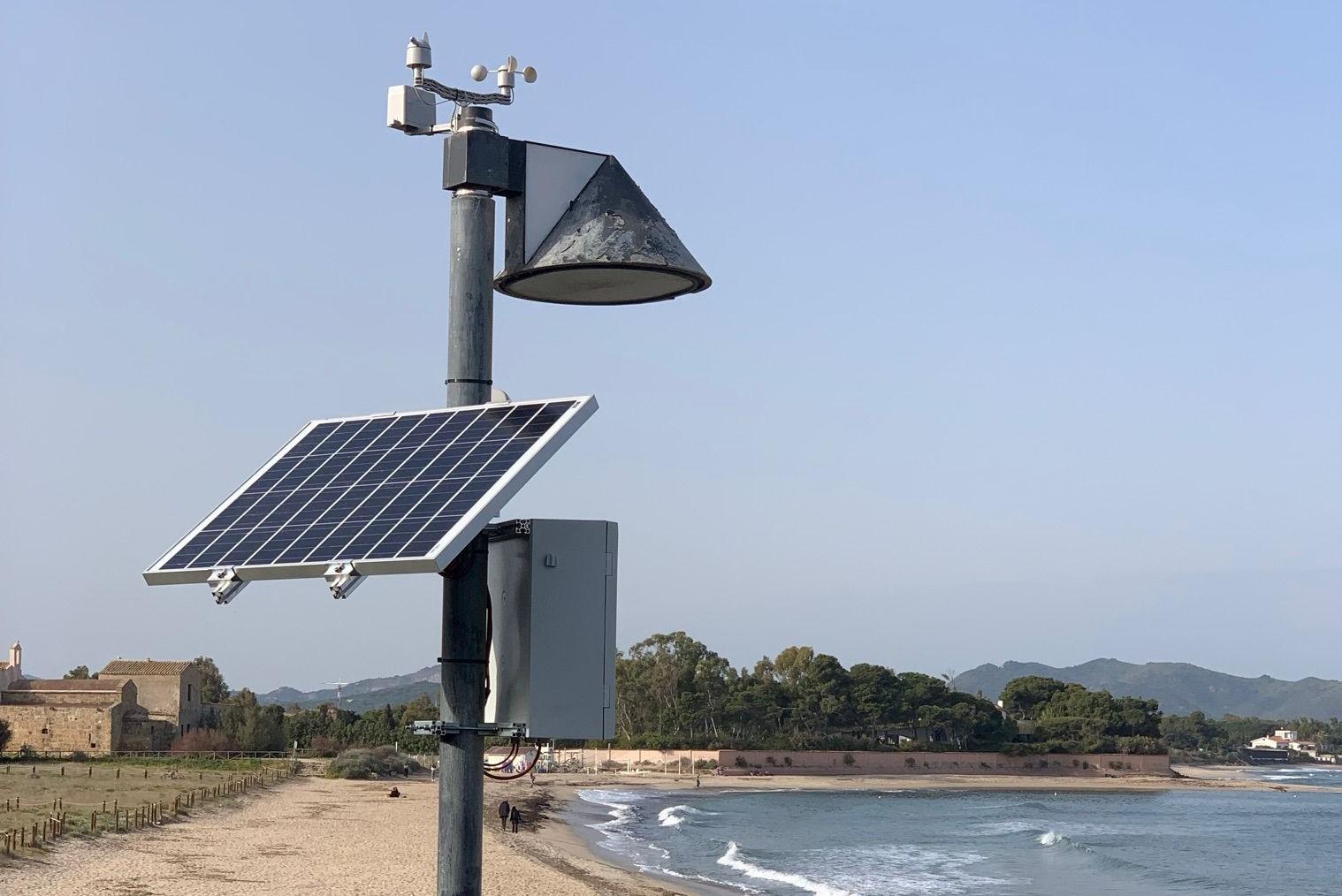 La stazione installata nella spiaggia di Nora