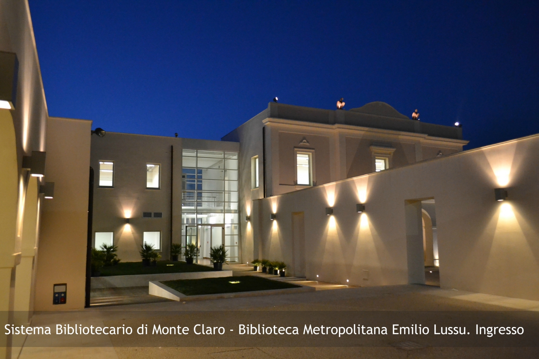 Ingresso biblioteca monteclaro
