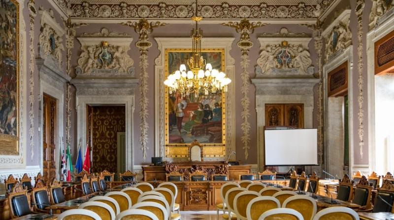 La sala consiliare di Palazzo Regio